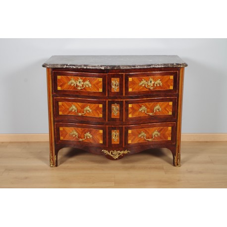 Nicolas-Alexandre Lapie: Louis XV period chest of drawers