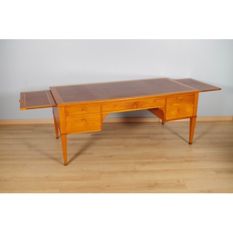 Directoire-style flat desk